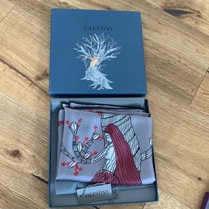 Brand new with tags valentino silk scarf. Perfect for a Virgo!!!